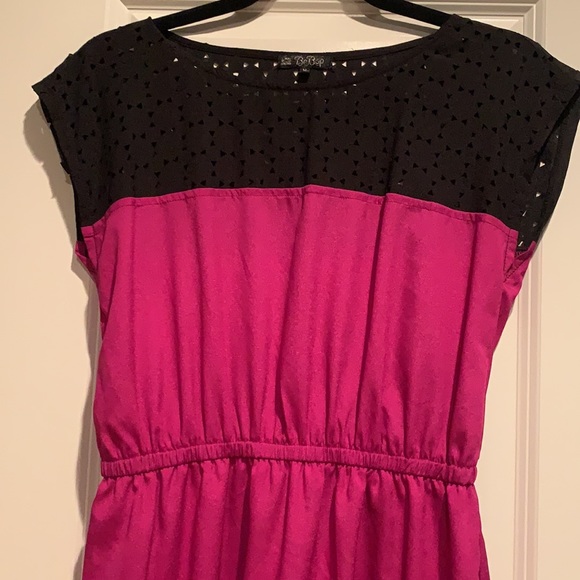 Magenta and black dress - Picture 2 of 3
